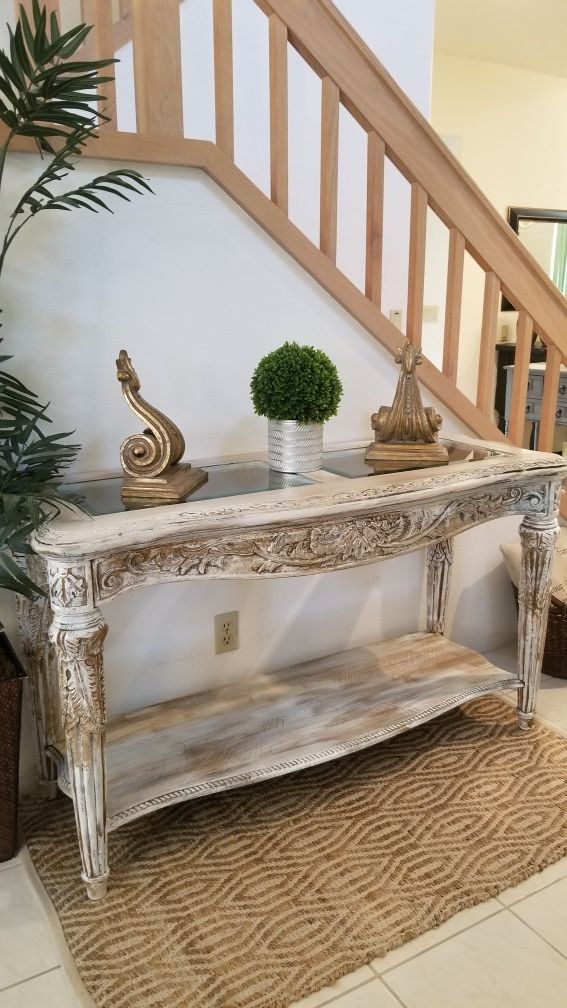 ORNATE CARVED WOOD/ACCENT TABLE W GLASS TOP AND BOTTOM STORAGE SHELF(MATCHING COFFEE TABLE AND END TABLES SET ARE AVAILABLE)/ENTRYWAY/CONSOLE