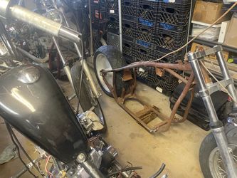 Rigid, twin cam frame