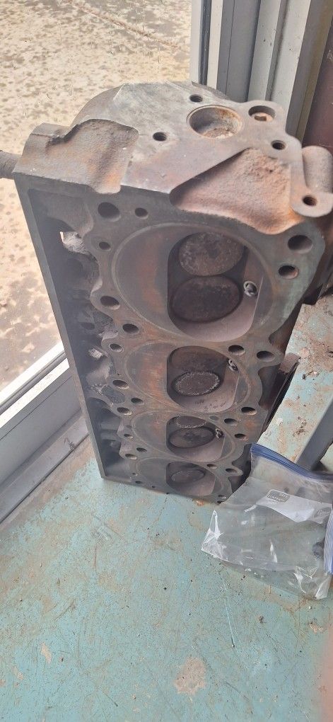 Pontiac #092 Pontiac 389 Cylinder Head,1 Only Complete. 35th Ave And McDowell Phx