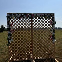 2 Flower Wall Lattice Boards With Bases.