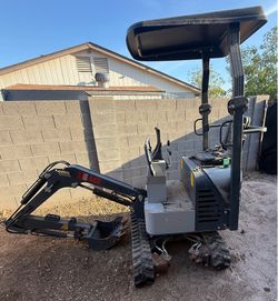 2022 AGT 1Ton mini excavator $1800 obo.