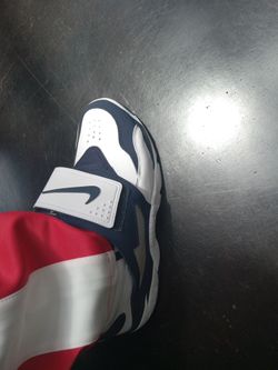 Deionized sanders  shoes
