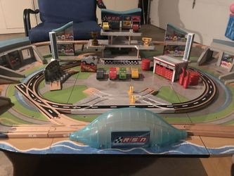 KidKraft Disney Pixar Cars 3 Florida Speedway Train Table