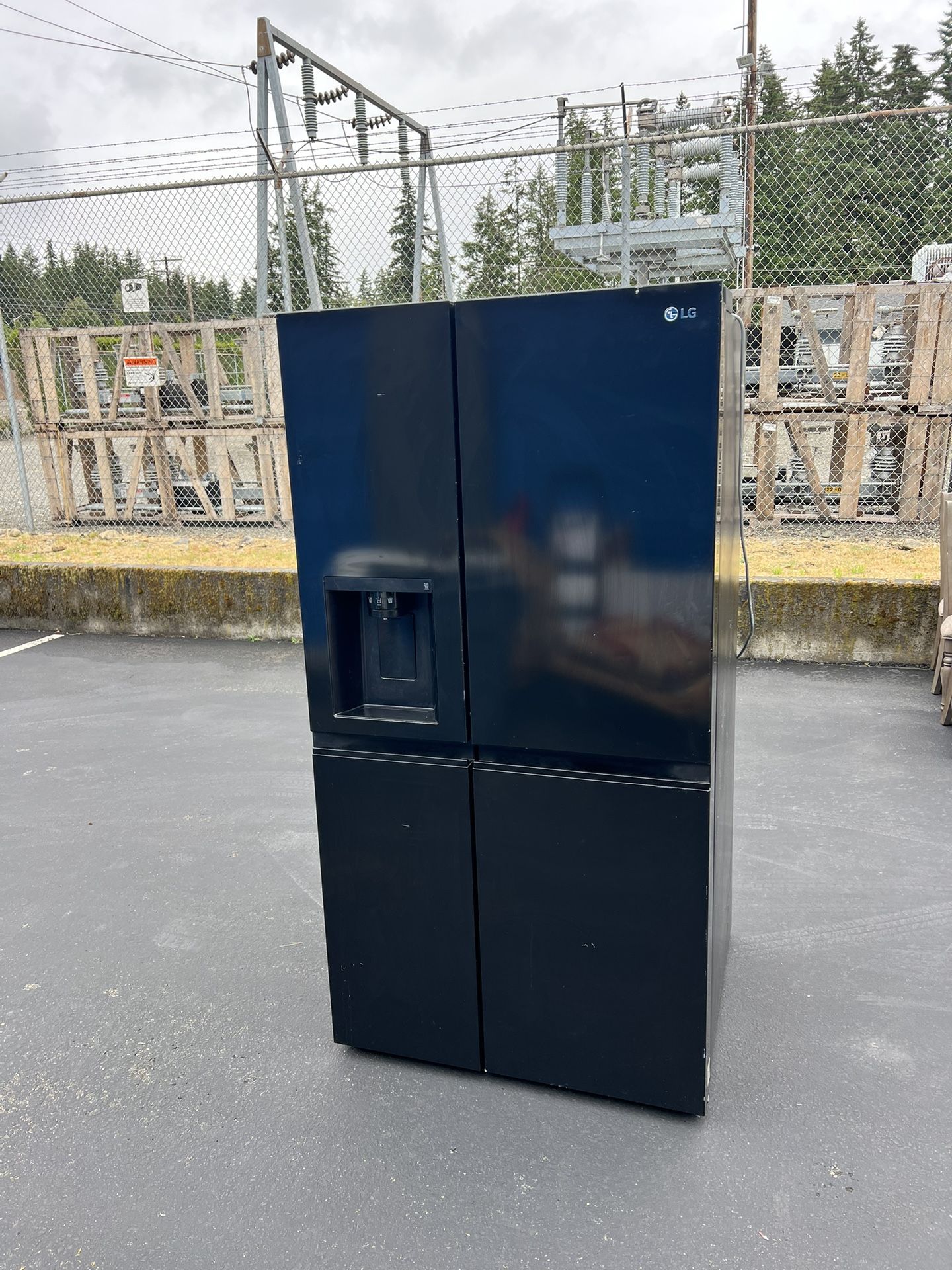 LG Side By Side Refrigerator 27 Cubic Feet