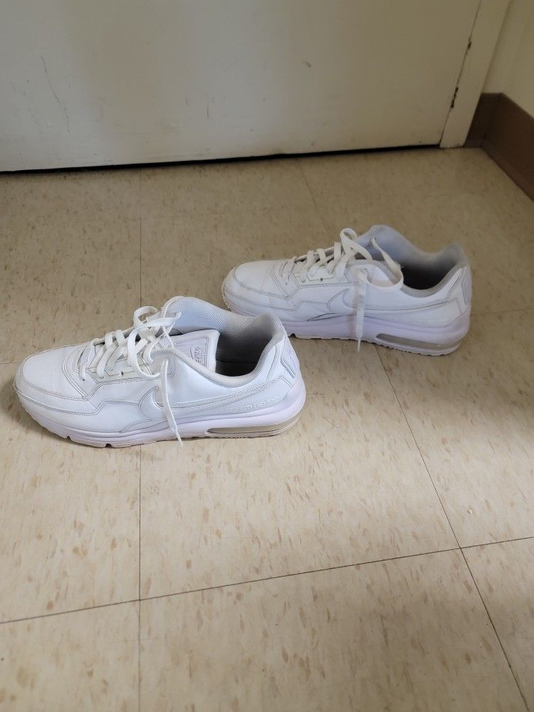 Size 13 Men's Nike Airmax Sneakers