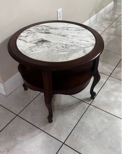 Vintage Circular Lane Marble Top Table 27.5” in diameter 22”H