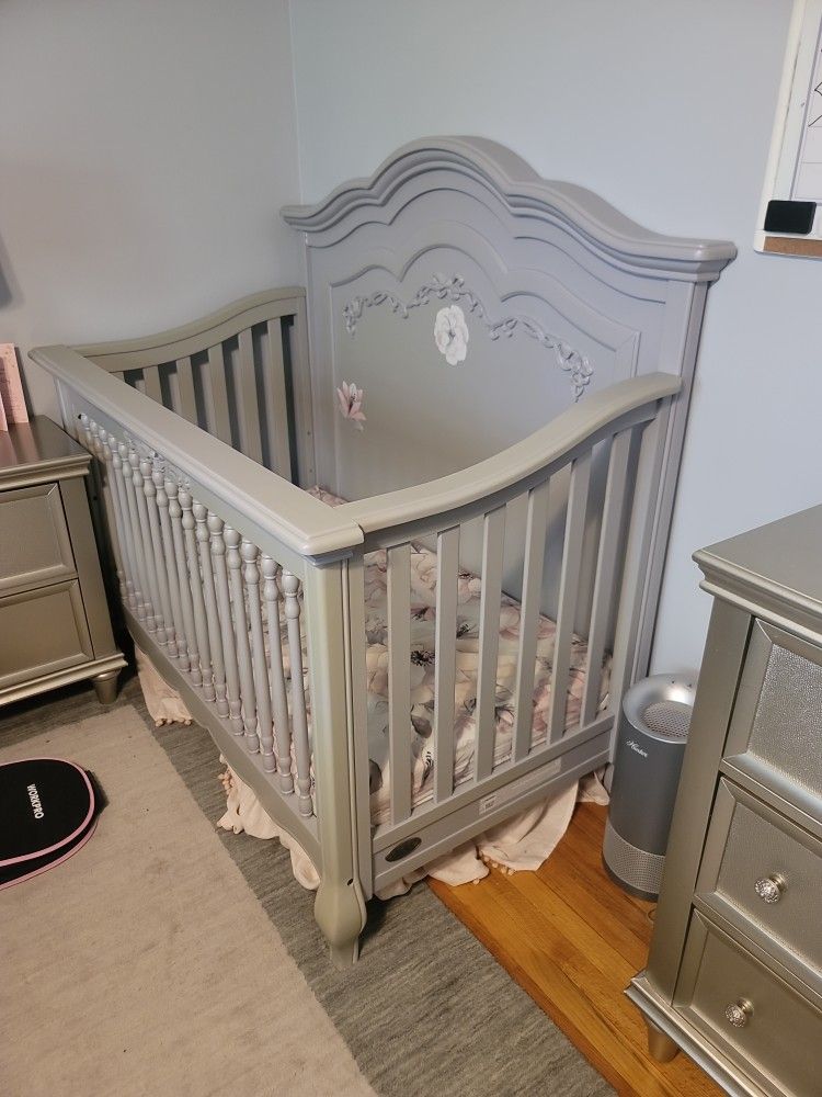 Evolution Crib