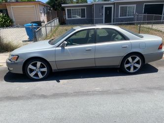 Lexus’s es 300 check engine light on don’t know what for but run perfectly fine new battery
