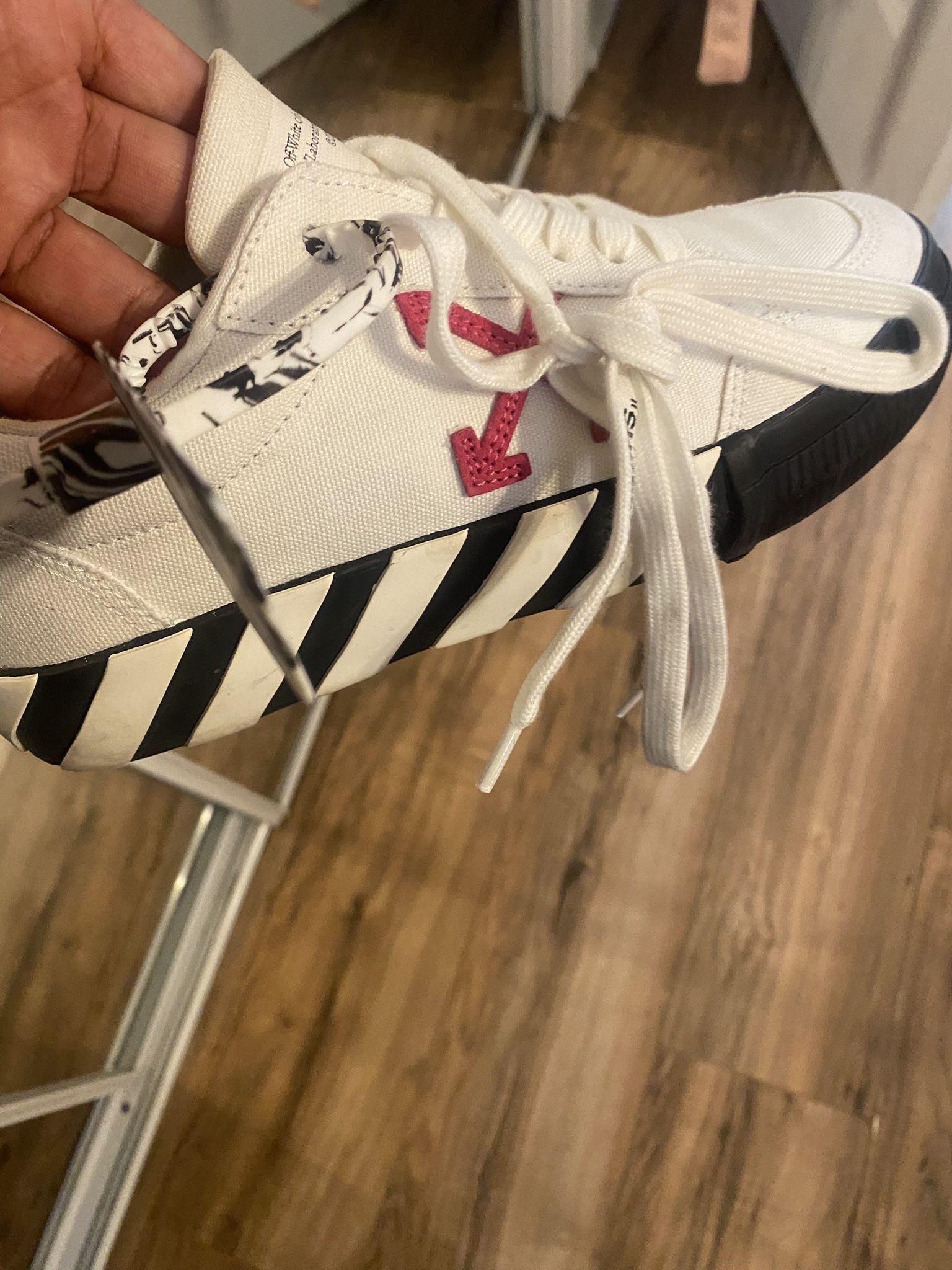 Off White