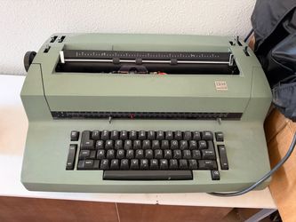 Vintage IBM Correcting Selectric II Typewriter Olive Green