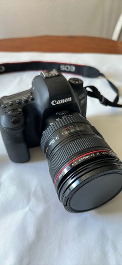 Canon Eos Mark 2 With Canon EF 24-105mm Lens