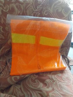 HIGH VISIBILITY SAFETY VEST