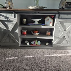 TV Stand 