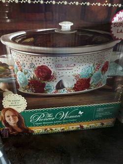 Pioneer Woman 5-quart crock pot; never used.