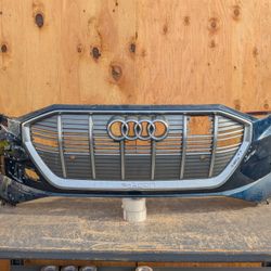 2019-2020-2021 AUDI E-TRON FRONT BUMPER OEM USED 