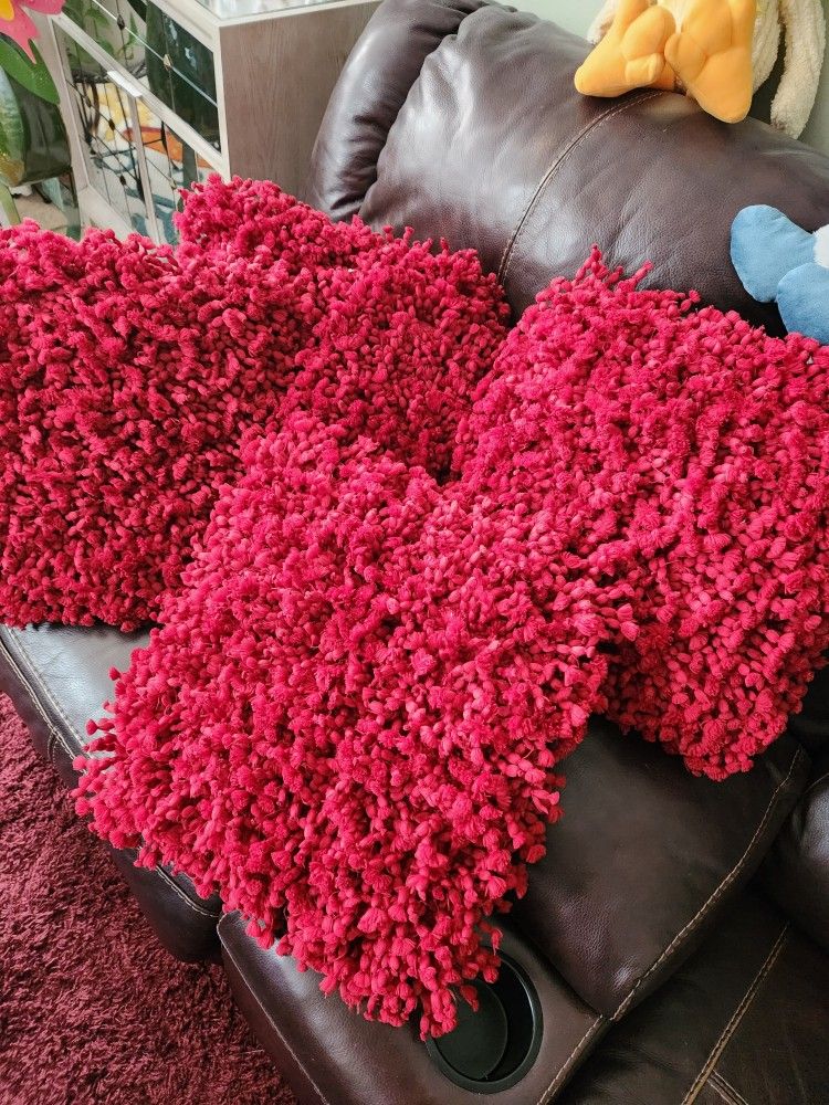 5 Decorative Pillows