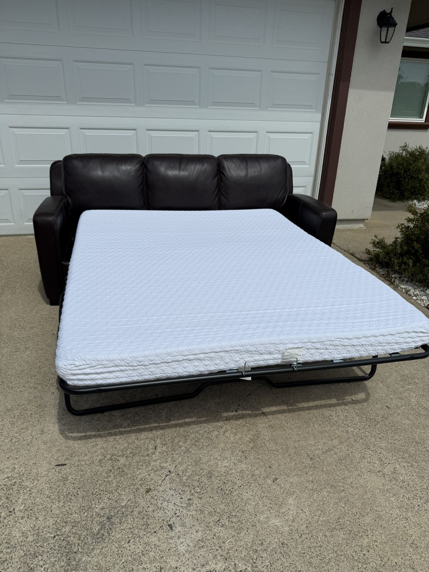 Sleep Sofa Top Grain Leather Couch With Pull Out Bed Free Delivery