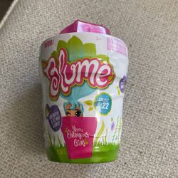 Blume Doll