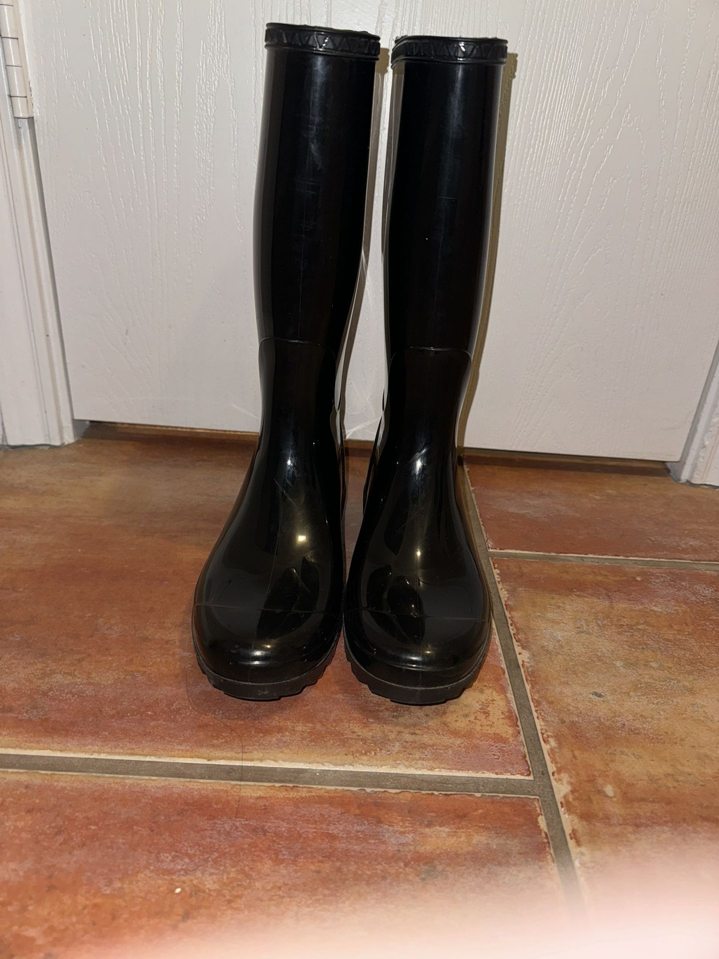 Women’s UGG Rain boots $15