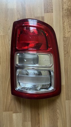 Dodge Ram 1500 Tail Lights Right