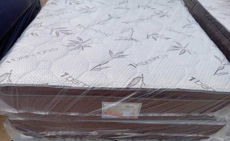 Brand New Queen Size Pillowtop Mattress Included Box Spring Free Delivery