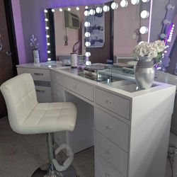 VANITY FOR MAKEUP 