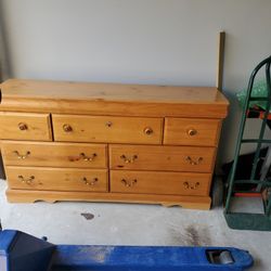 7 Piece Solid Oak Bedroom Set 