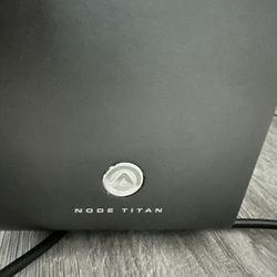 Akitio Node Titan EGPU + Radeon VII card