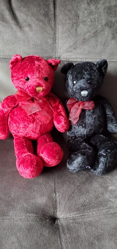 2 Gund velvety teddy bears