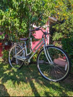 Schwinn Gateway Hybrid Fitness Bike, 700c Wheel, 7 Speeds, Cream
