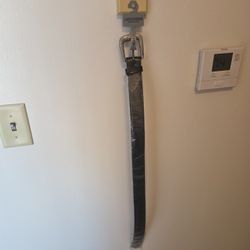 Lucchese Women's Leather Belt Size 24. NEW