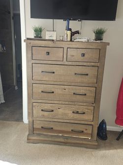 Wayfair/Westgate 3 piece Tall Dresser/Nightstand set.
