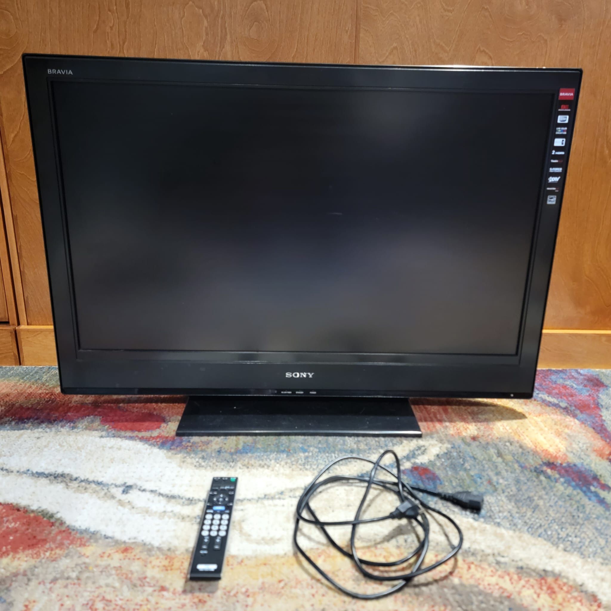 Sony Bravia LCD Digital Color TV 45 Inch.  Model KFL-40S 3000