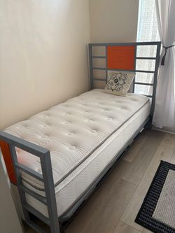 Twin size bed