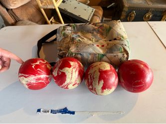 Epco Paramount Candlepin Bowling balls and carrying bag