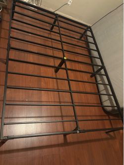 Queen black metal platform bed frame