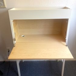White Desk 