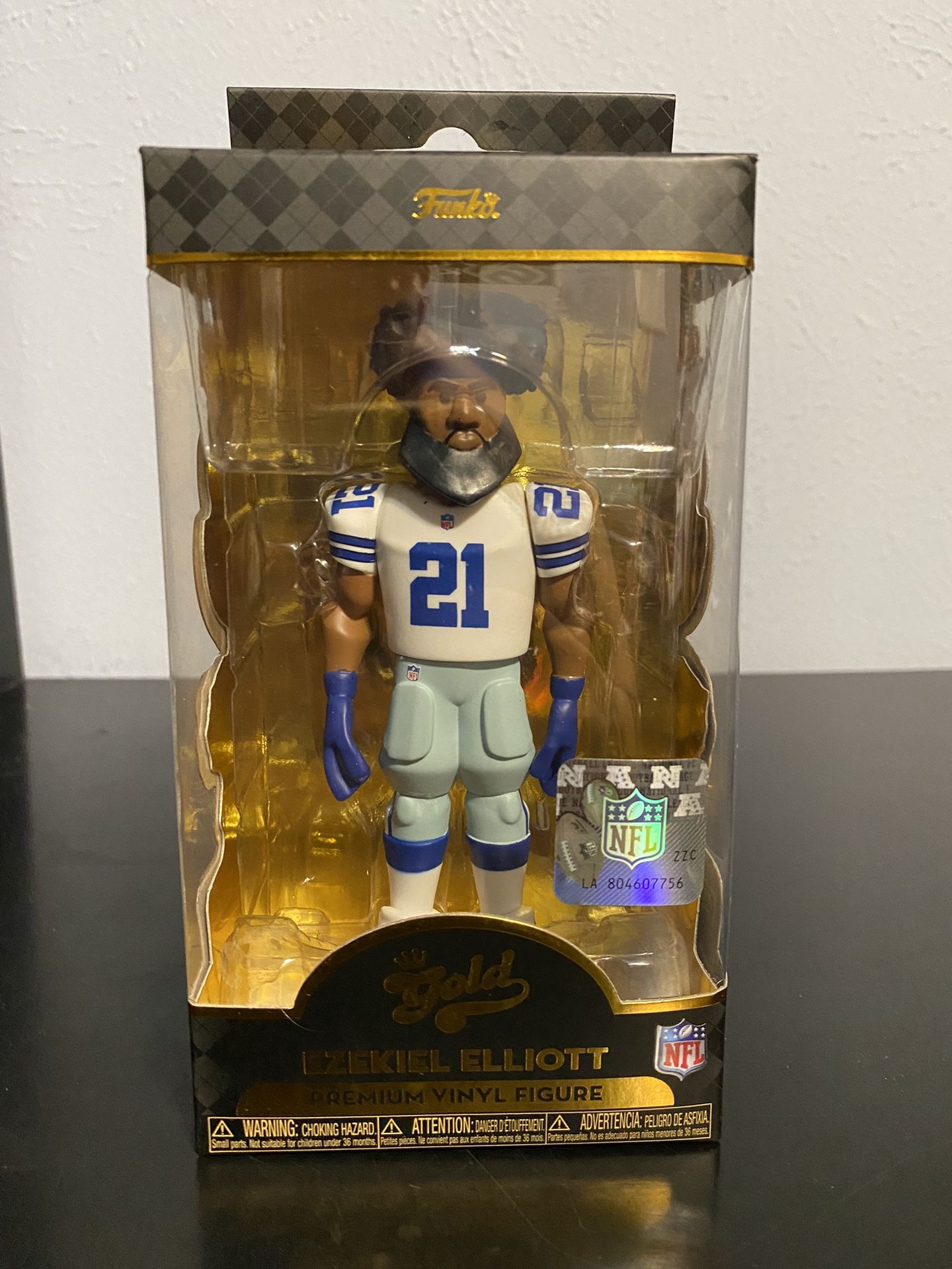 Funko POP PREMIUM Gold NFL Ezekiel Elliott Figure Dallas Cowboys  