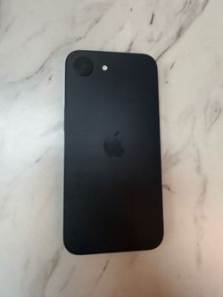 Apple iPhone 16e 128GB Boost