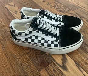 Women’s VANS Checkered Old Skool Black & White Shoes