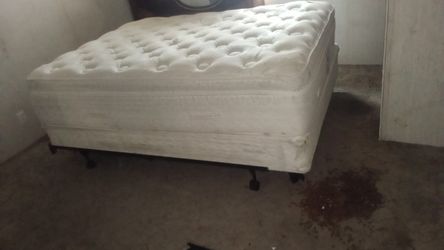 Headbords 2 Of Them Y'all Dresser Drawers R Just Out Of Dresser But On The Photos Morning Wrong With Anything Posted 1queen &1 Full Size