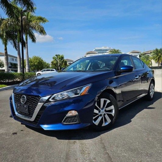 2019 Nissan Altima. Clean Title. Low Miles. Financing Available 