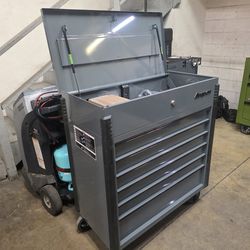 New Snap-on 40 Inch Tool Cart