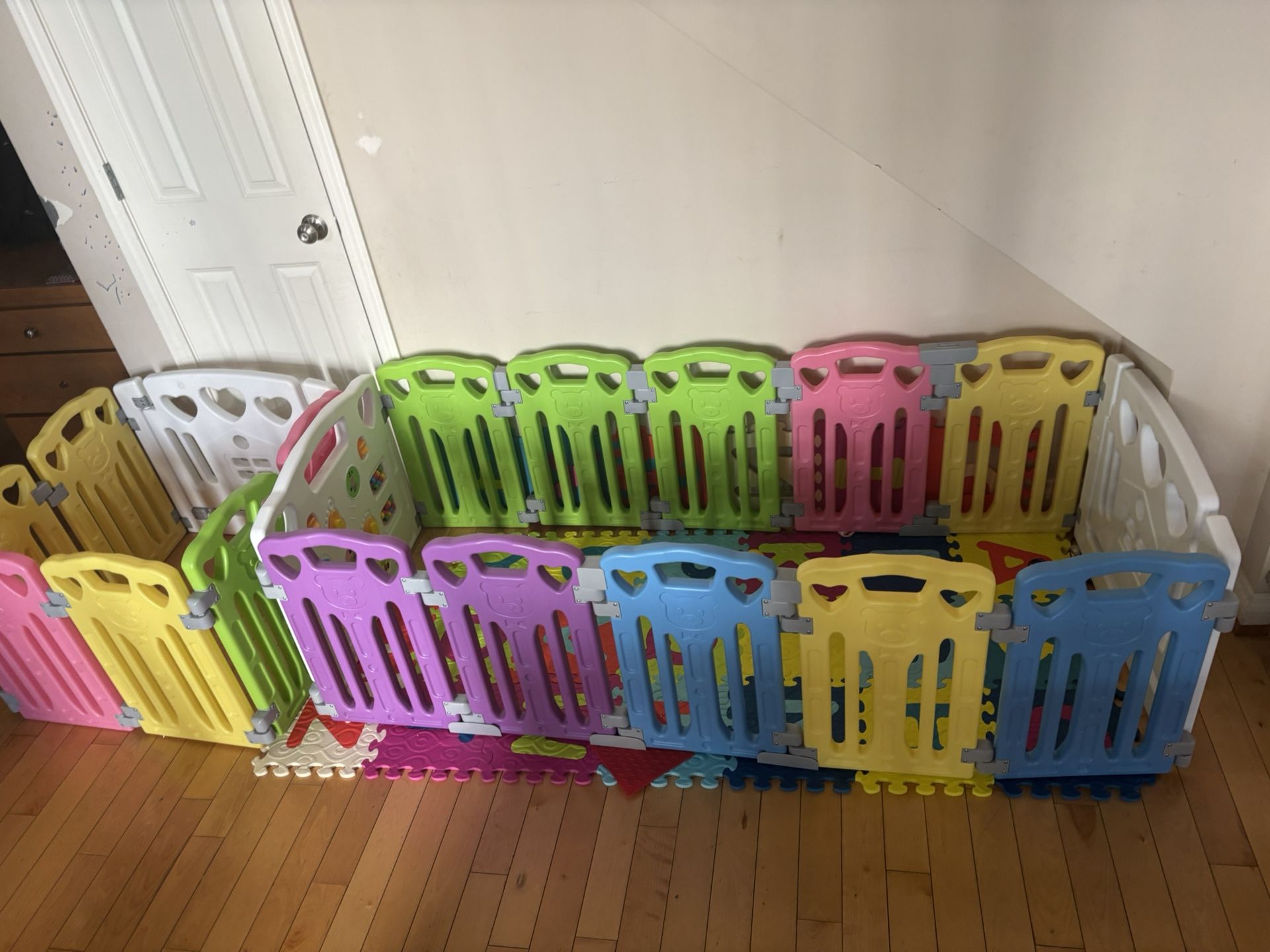 Baby Play Fence - 19 Panels