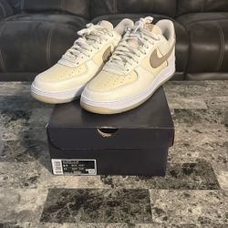 NIKE AF1 SIZE 9.5 MENS