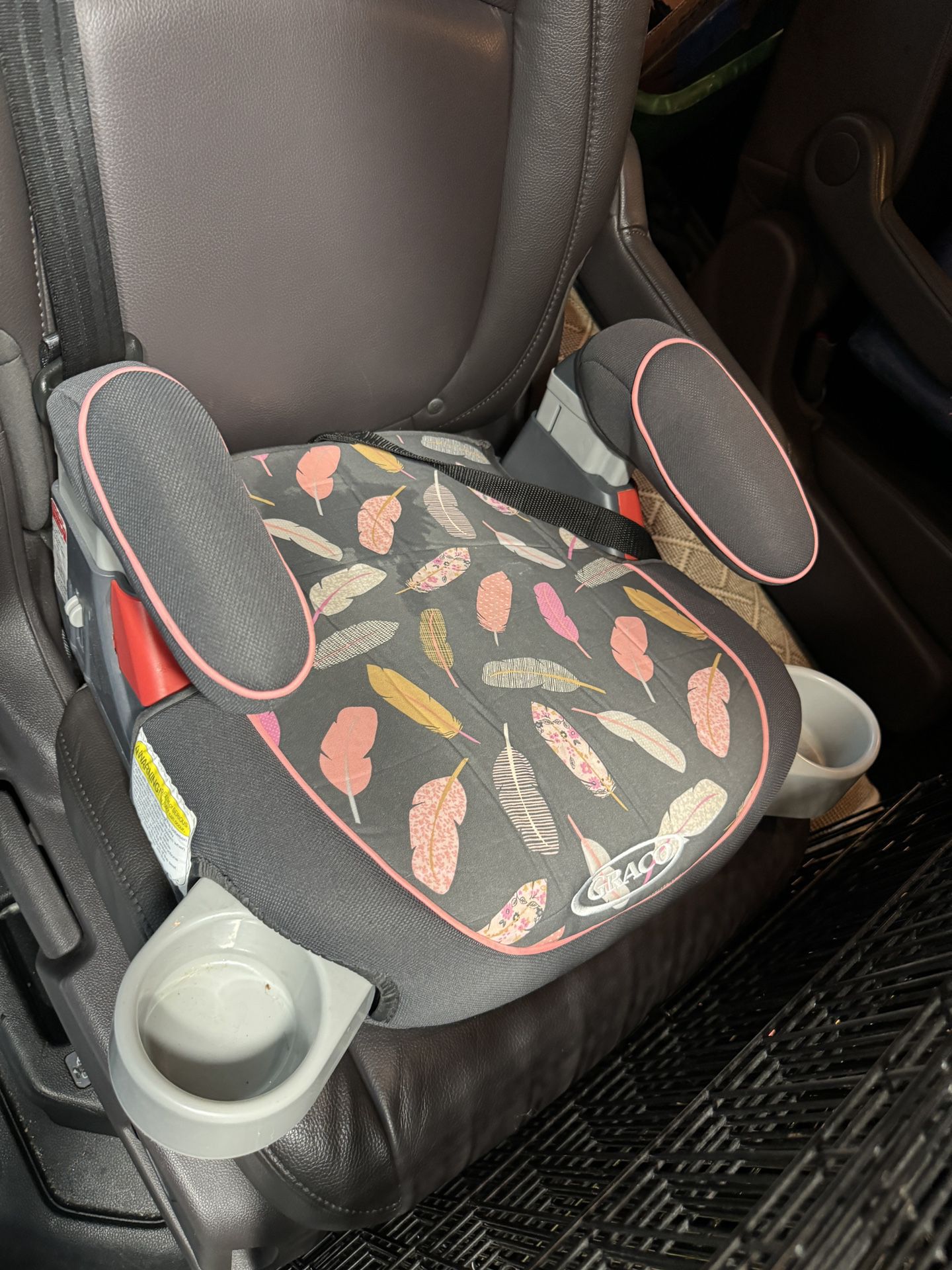 Graco Booster Seat With Cup holders In Great Shape! 