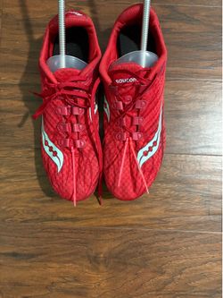 Women’s Saucony Racing Vendetta Mid Distance Spike Red Size 11