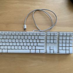 Apple keyboard + Mouse