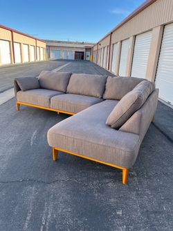 ✨Gray L-Shape Mid Century Modern Sectional Couch ✨ ($10 delivery )