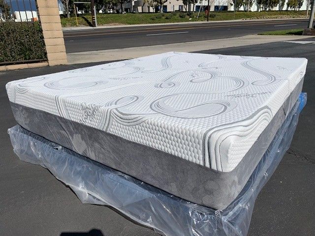 Queen Organic Cool Gel Memory Foam!!